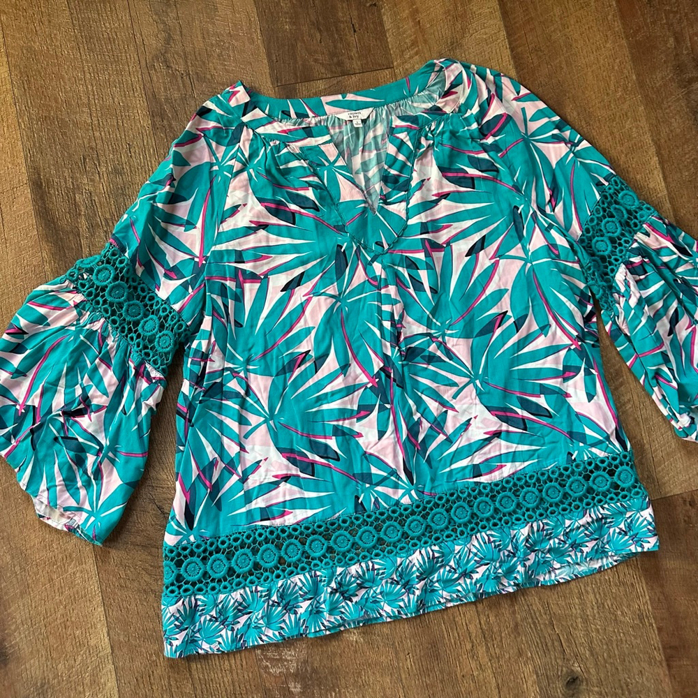 Women's Crown & Ivy Teal & Pink Leaf Print Blouse with Crochet Trim - Size L